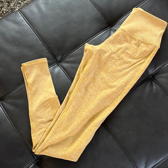 ALO Yoga Pants & Jumpsuits Alo Leggings Poshmark